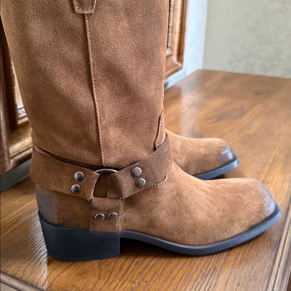 Steve Madden Ruskin Suede Women’s Distressed Boots. Color: Chesnut. Size 7. - Picture 6 of 13